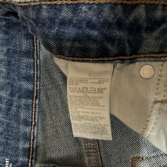 Old Navy Shorts - Picture 3 of 4